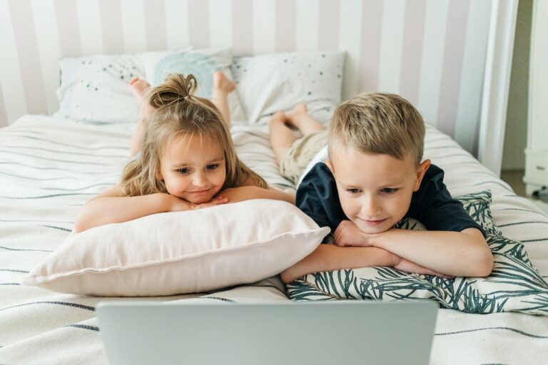 Kinder surfen sicher mit Kinderschutz im Internet