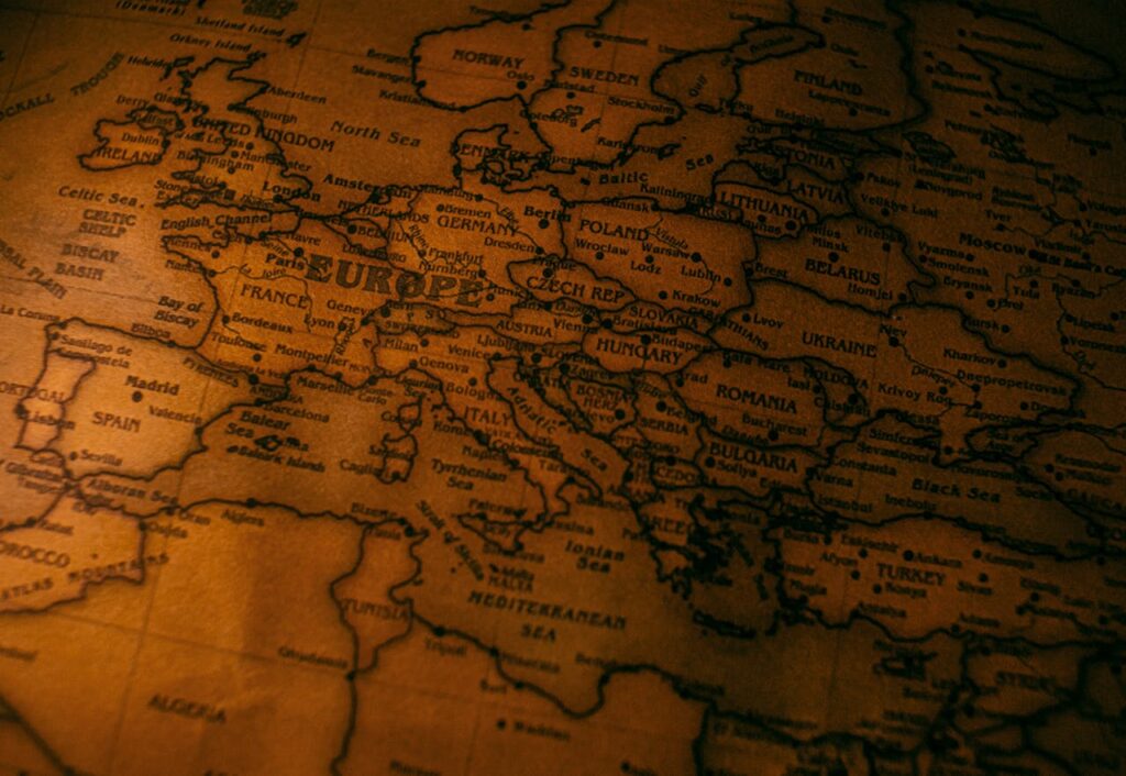 Detailaufnahme einer antiken Europakarte mit Fokus auf Mitteleuropa, einschließlich Deutschland, Frankreich, Italien und den umliegenden Ländern.